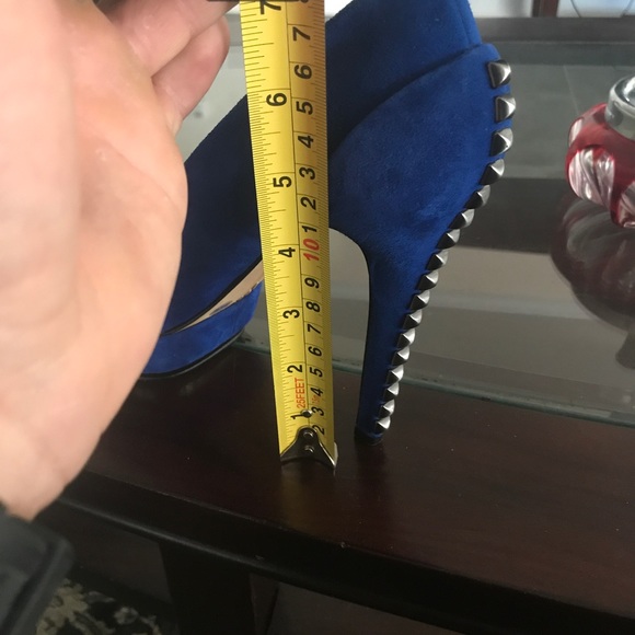 (NWOT) Blue suede studded Vince Camuto Heels - Picture 6 of 7